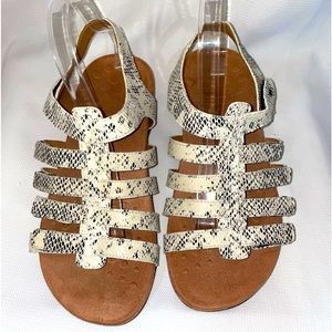 Vionic Harissa Sandals Size  9.5 Snakeskin Pattern Leather Strappy Adjustable